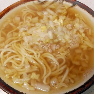 白菜と新玉葱、豚挽き肉のそぼろラーメン